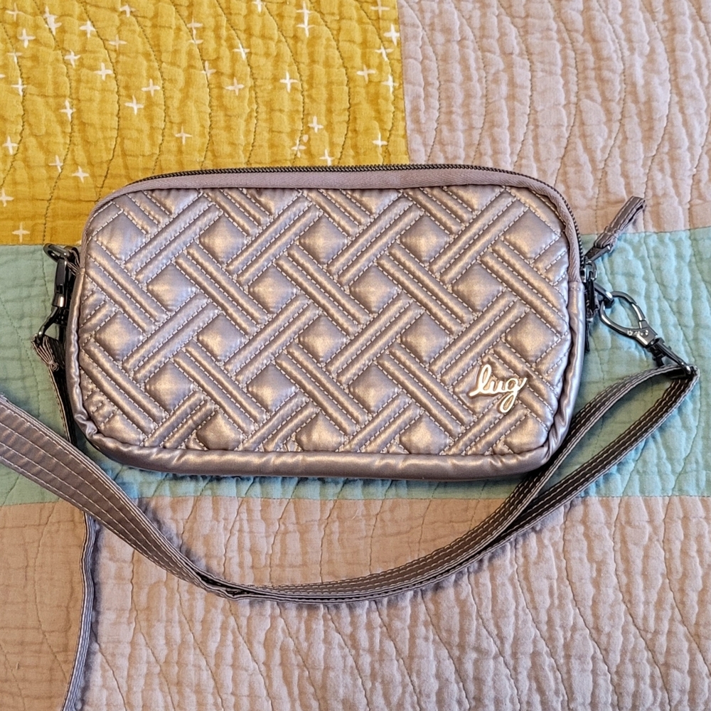 lug LIKE NEW Coupe XL Quilted Convertible Crossbody Belt Bag - Silver Metallic